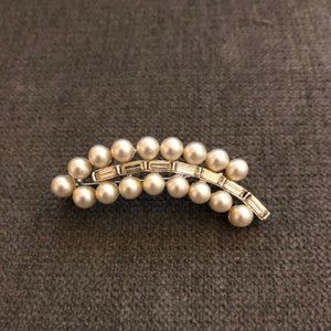 Kramer (Copyright) Faux Pearl and Rhinestone Pin